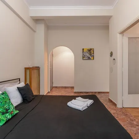 Apartment Pink Flat Exarcheia Netflix *